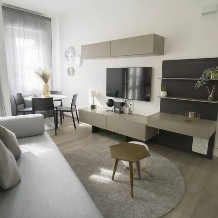 2 Bed Sleeps 4 - En-suite Bath -tv -wifi * 아스티
