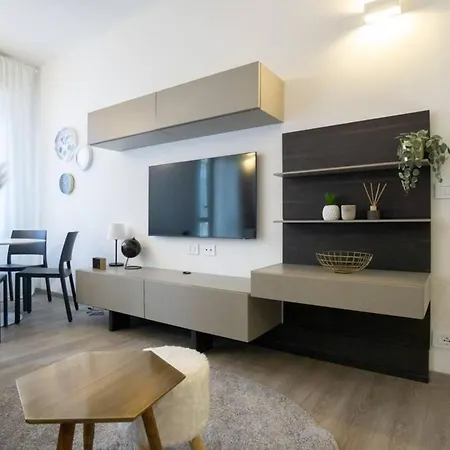 2 Bed Sleeps 4 - En-suite Bath -tv -wifi