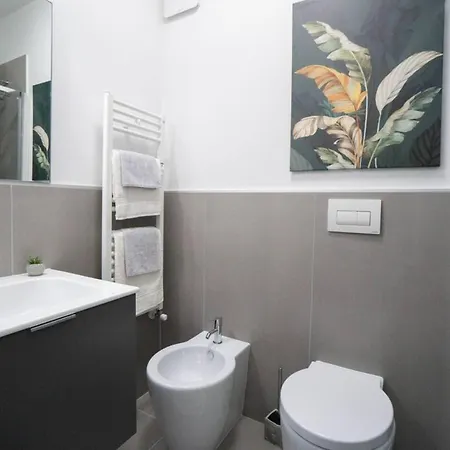 Splendido Dpto Con 2 Letti E 2 Bagni Ad Italy * 阿斯蒂