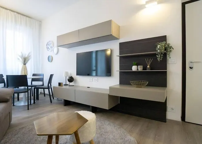 2 Bed Sleeps 4 - En-suite Bath -tv -wifi