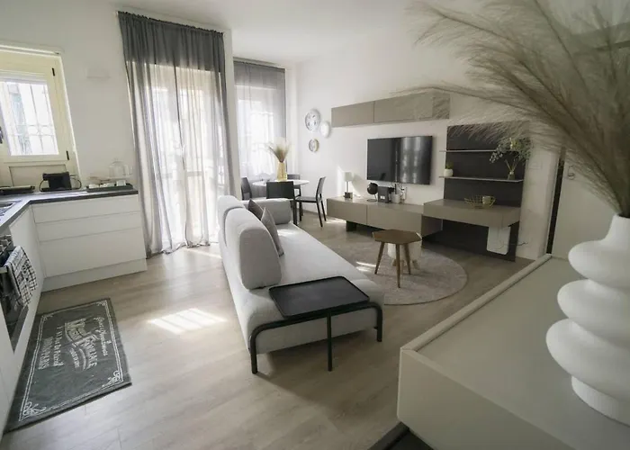 Apartment 2 Bed Sleeps 4 - En-suite Bath -tv -wifi *
